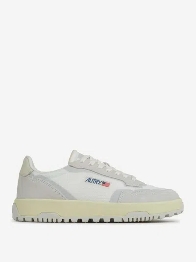 Autry Wideplace Sneakers In Gold