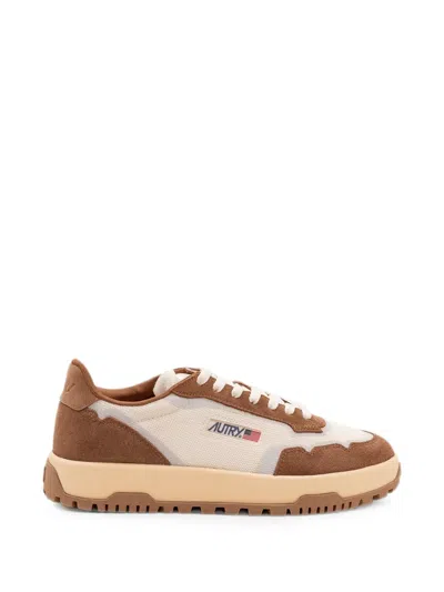 Autry Wildpace Low Leather And Mesh Sneakers With Contrast Logo And Serrated Sole In Brown