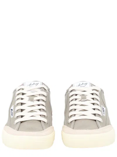 Autry Windscape Low Canvas Minimalist Sneakers In Neutral