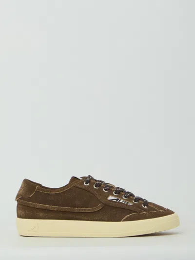 Autry Windscape Low Sneakers In Mustang Suede In Black