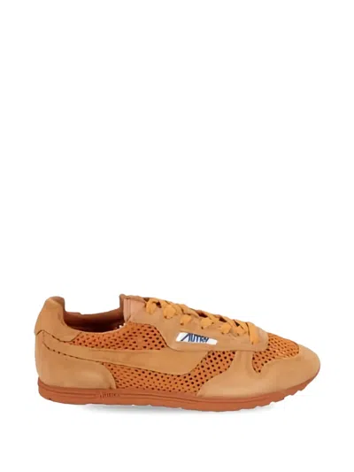 AUTRY WINDSPIN LOGO-DETAIL SNEAKERS