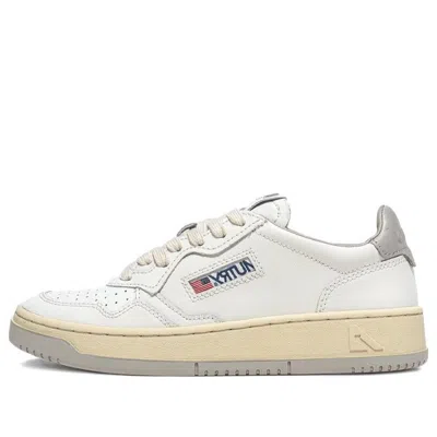 Autry (wmns)  Medalist Leather Low 'white Grey' In Gray