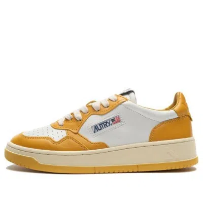 Autry (wmns)  Medalist Low Bicolor 'white Yellow' In Multi