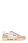 Autry Medalist Low - Leather Trainers In White,sand
