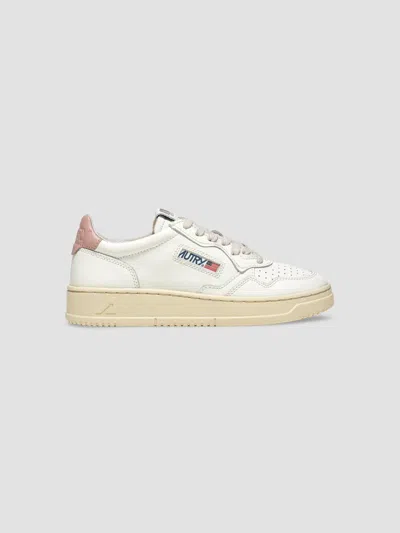 Autry Low-top Leather Sneakers With Contrast Heel Tab And Logo Details In White