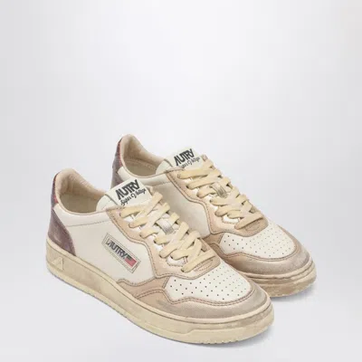 Autry Low Vintage Medalist Sneakers In Nude