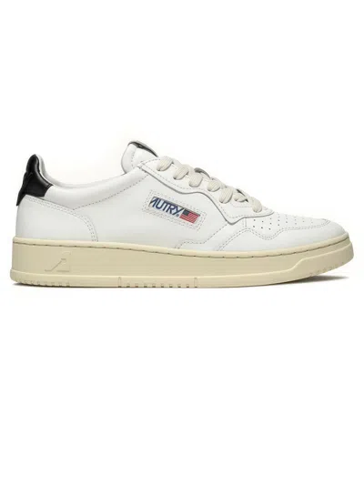 Autry White Medalist Low Ll22 Sneakers