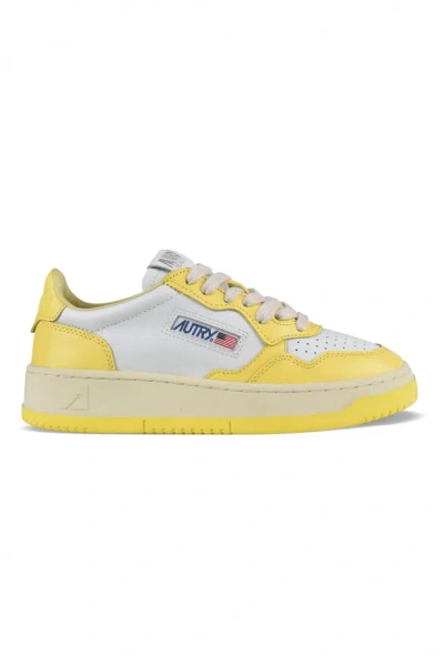 Autry Women Sneakers Medalist In White