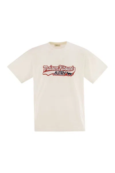 AUTRY X MAISON KITSUNE AUTRY X MAISON KITSUNÉ T-SHIRT WITH AUTRY X MAISON KITSUNÉ LOGO
