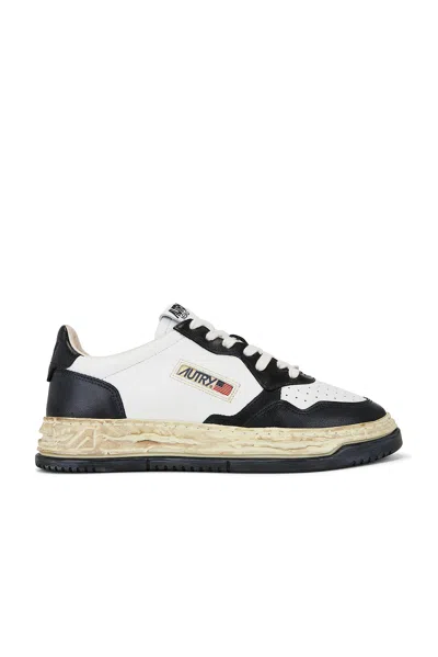 Autry X Maison Mihara Yasuhiro General Scale Medalist Sneaker In Black