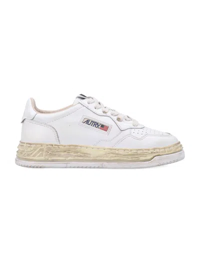 AUTRY AUTRY X MAISON MIHARA YASUHIRO MEDALIST LOW SUPER VINTAGE WHITE LEATHER SNEAKERS