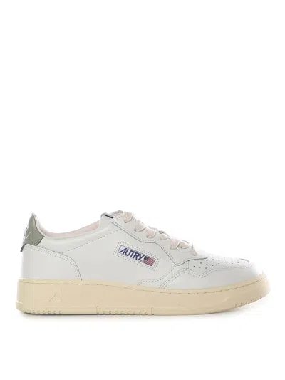 Autry Medalist Sneaker Leather Upper Tonal Inserts In White