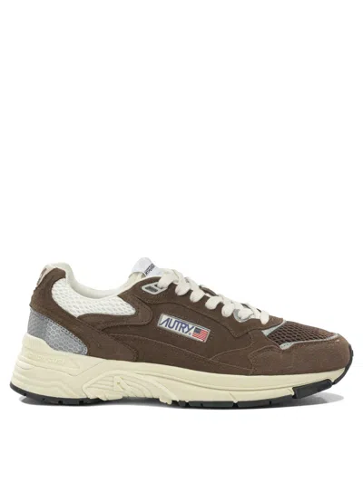 AUTRY AUTRY "HYPERWAY" LOW TOP SNEAKERS
