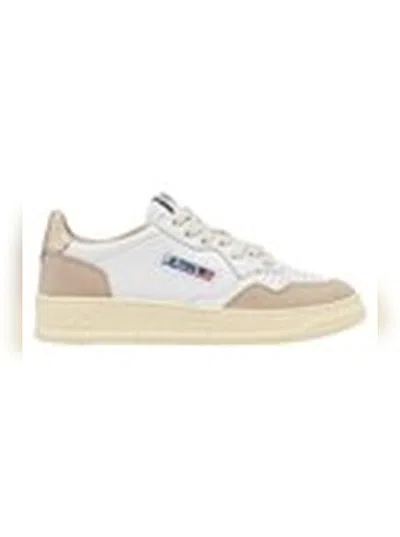 Autry Medalist Sneakers In White