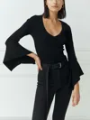 AUTUMN CASHMERE RIB V TOP WITH RECTANGLE CUFFS IN BLACK