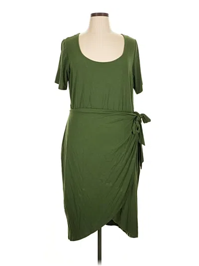 Pre-owned Ava & Viv Casual Dress In Green