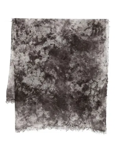 Avant Toi One Color "camouflage" Light Cashmere Scarf With Fringes 140x140cm Accessories In Gray