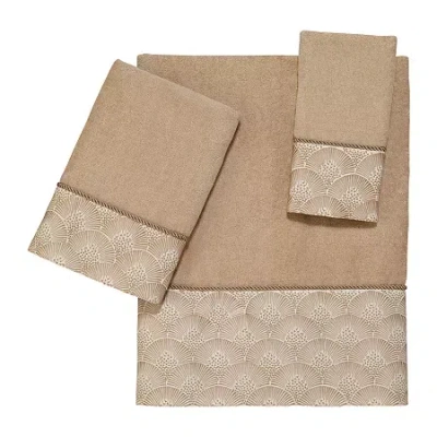 Avanti Deco Shell Rattan Embellished Bordered Bath Towel In Sand