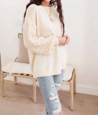 Ave Shops Bubbly B Sweater In Ivory In Multi
