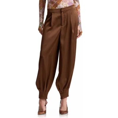 Avec Les Filles Pleated Balloon Pants In Chocolate
