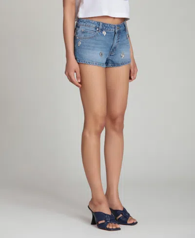Avec Les Filles Women's Mid-rise Charm Detail Front-fly Denim Shorts In Blue