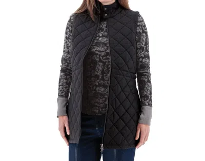 Aventura Flurry Quilted Vest In Black In Grey