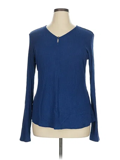 Pre-owned Aventura Long Sleeve Top Blue V Neck Tops