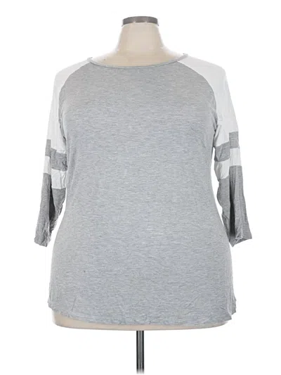 Pre-owned Avenue 3/4 Sleeve T-shirt In Gray