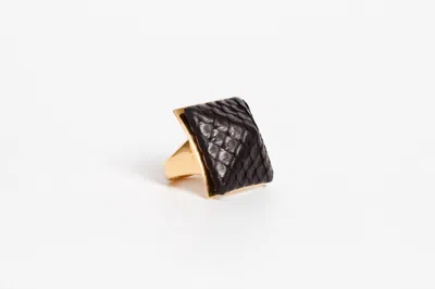Avenue Chic Exotic Leather Pyramid Ring In Black In Gold