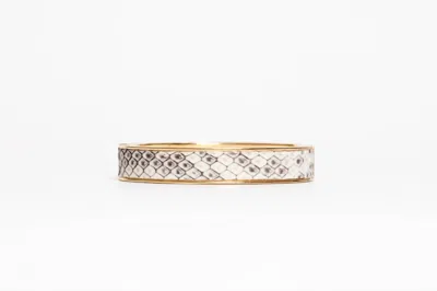 Avenue Chic Women's Genuine Leather Circle Hinge Bracelet In Ivory In Silver