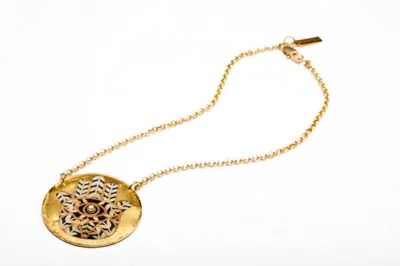 Avenue Chic Women's Hamsa Pendant Necklace In Gold