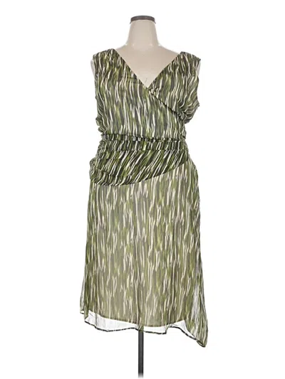 Pre-owned Avenue Cocktail Dress In Green