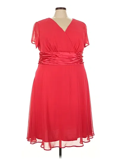 Pre-owned Avenue Cocktail Dress In Red