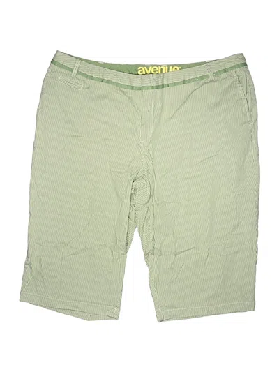 Pre-owned Avenue Khaki Shorts In Green