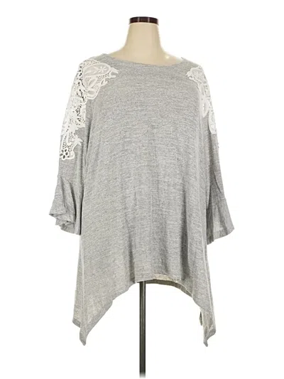 Pre-owned Avenue Poncho In Gray