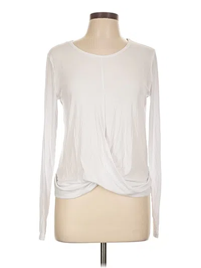 Pre-owned Avia Long Sleeve T-shirt In Ivory