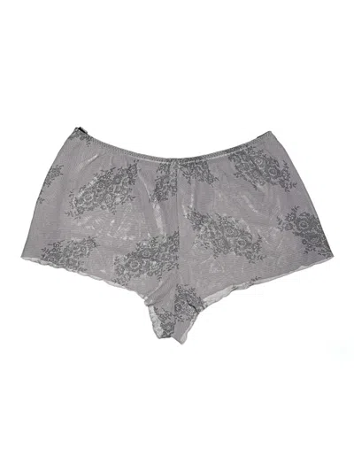 Pre-owned Avon Shorts In Gray