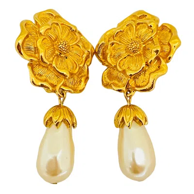 Pre-owned Avon Signed Vintage Gold Tone Flower Pearl Designer Clip On Earrings In Multi