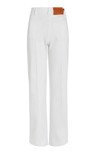 A.w.a.k.e. Moda Operandi In White