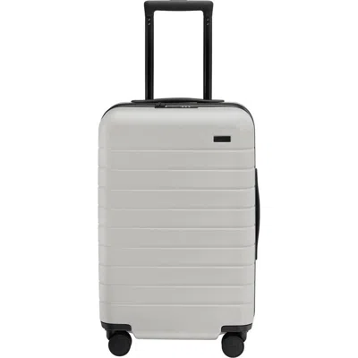 Away Flex 21-inch Spinner Carry-on