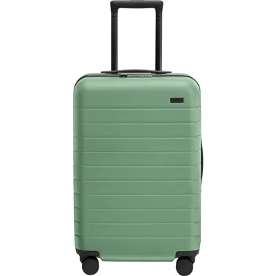 Away Flex 22-inch Bigger Spinner Carry-on