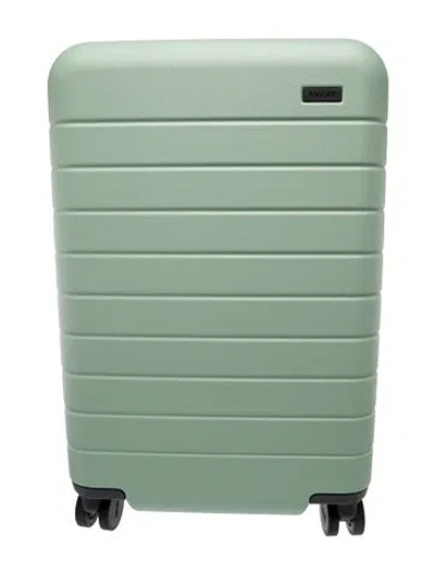 Pre-owned Away Hardshell Carry-on In Green