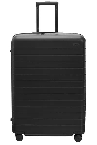 Away Large Flex In Black