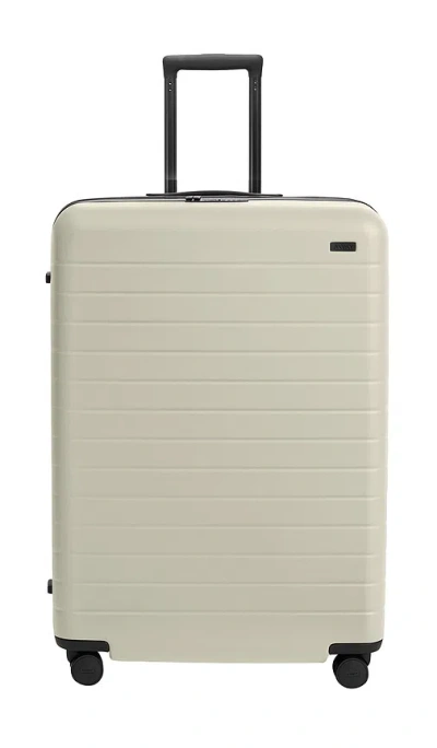 Away Large Flex In White