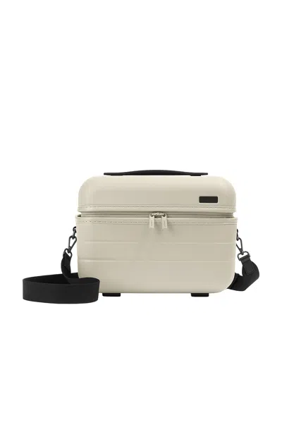 Away Train Case In White