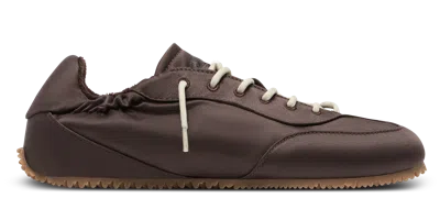 Axel Arigato Daze Flat Runner In Brown
