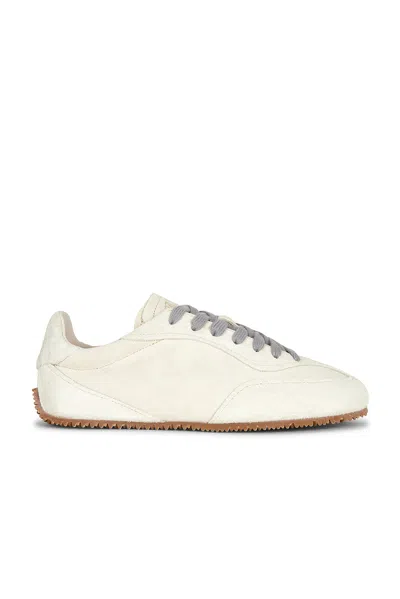 Axel Arigato Daze Runner In Off White