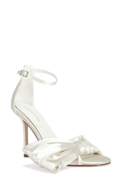 Azalea Wang Albena Sandal In White