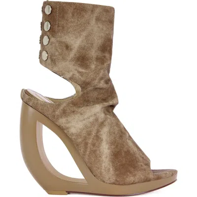 Azalea Wang Circos Wedge Sandal In Brown