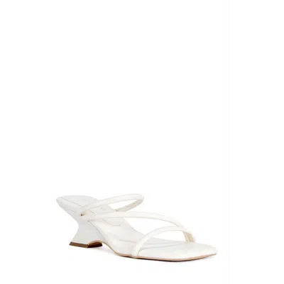 Azalea Wang Genna Wedge Slide Sandal In White